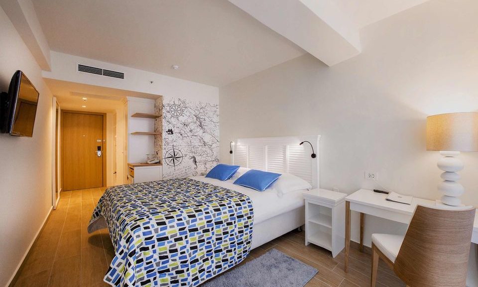 Doppelzimmer mit Verbindungstür mit Hof-/Parkblick 44 qm mit französischen Balkonen_0