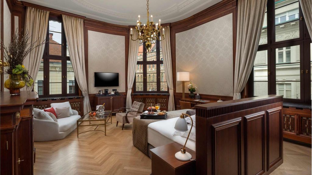 große Eck-Studio Suite 58 m² City-Blick-1
