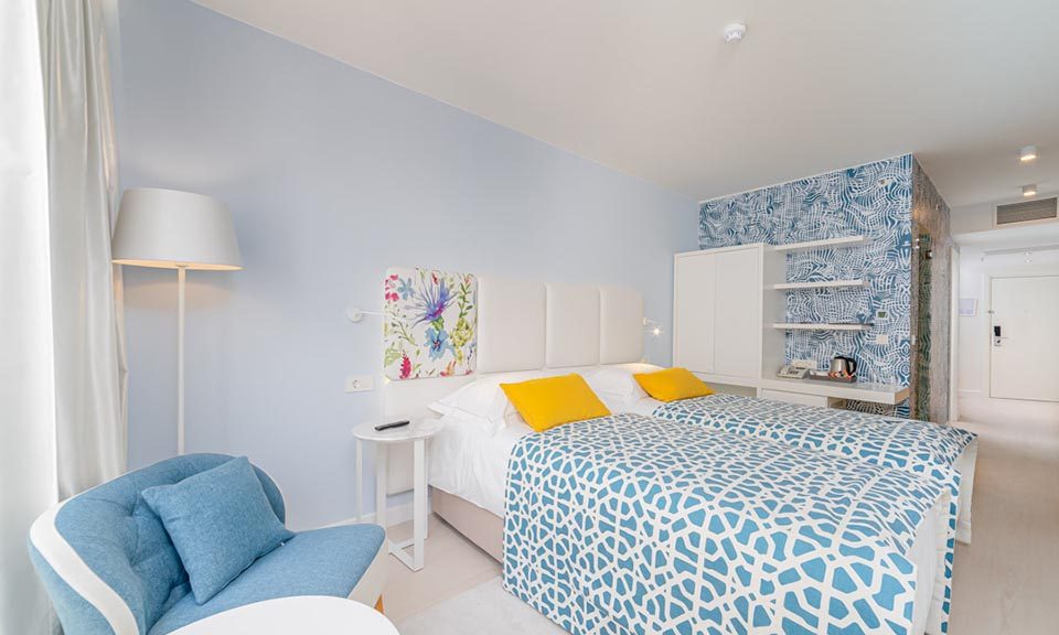 Familienzimmer, 31 m² Atriumsblick, mit französischem Balkon-1