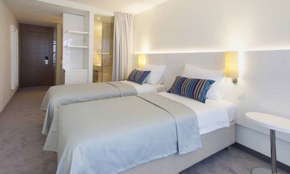 Dvokrevetna ili Twin Soba do Sobe 44m² Pogled Dvorište/Vrt sa Francuskim Balkonima-1