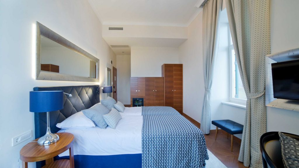 Villa Royal Deluxe Dvokrevetna Soba 28 m² Pogled More-1