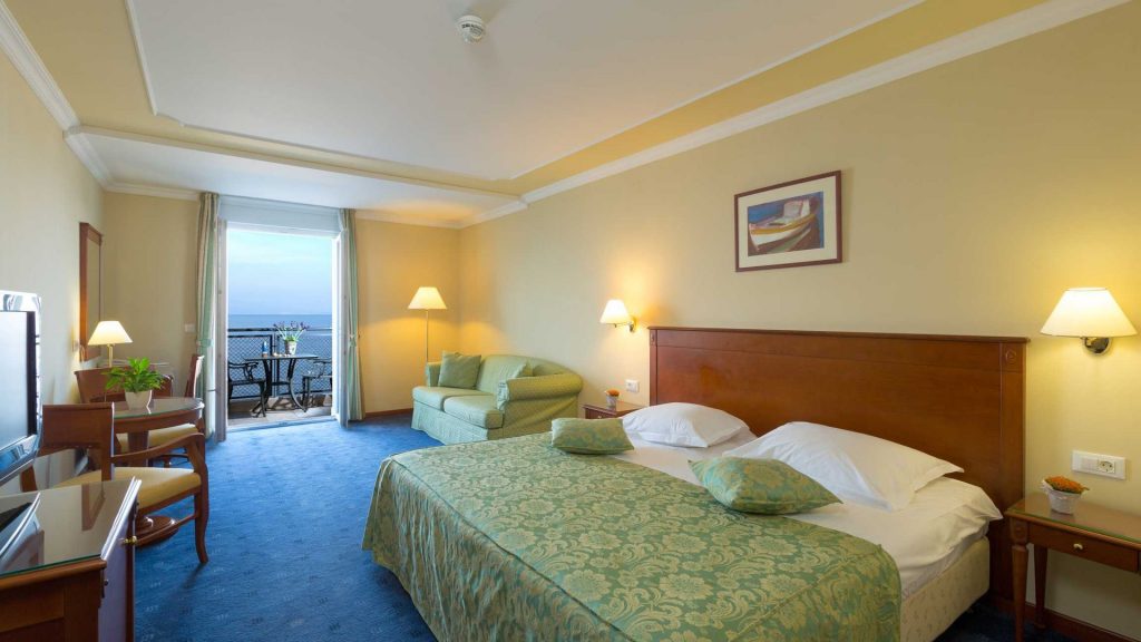Superior Double Room +1 Villa Camellia 32 m² Sea View and Balcony-1