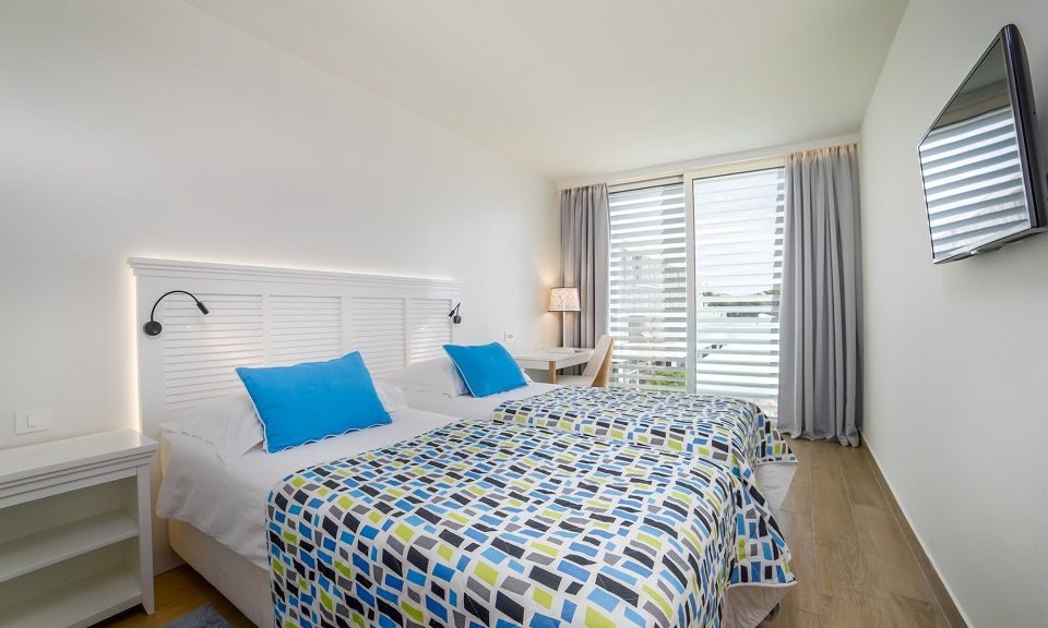 Connected Double or Twin Room 44m² Courtyard/Garden view with French Balconies-1