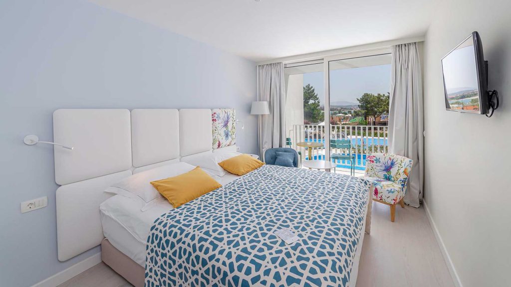 Family Room 31m² on Courtyard / Garden with Balcony-1
