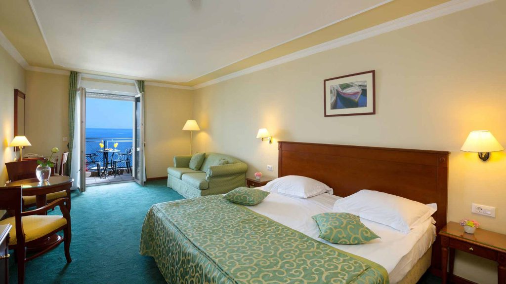 Standard Double/Twin Room Villa Camellia 28 m² Sea View and Balcony-1